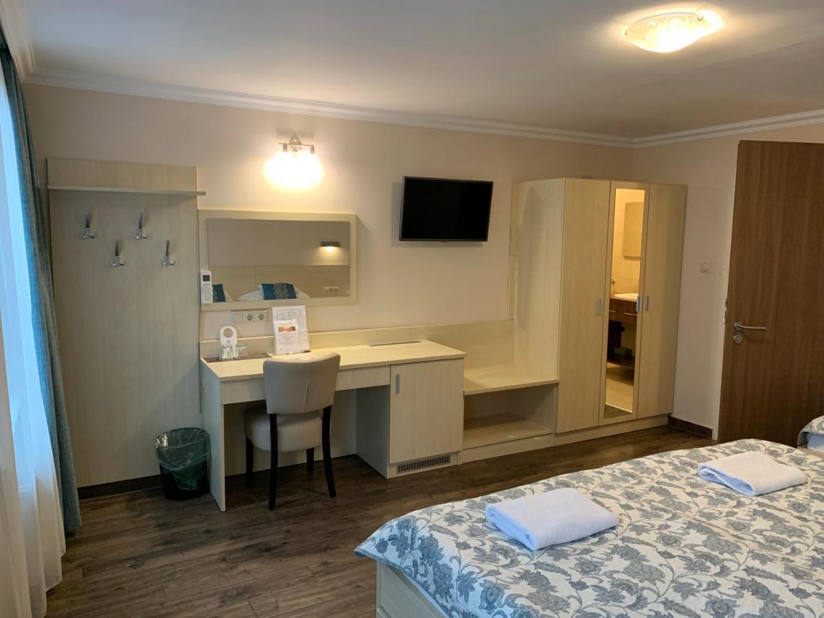 Basic Triple Room,1318437256:JPEG
